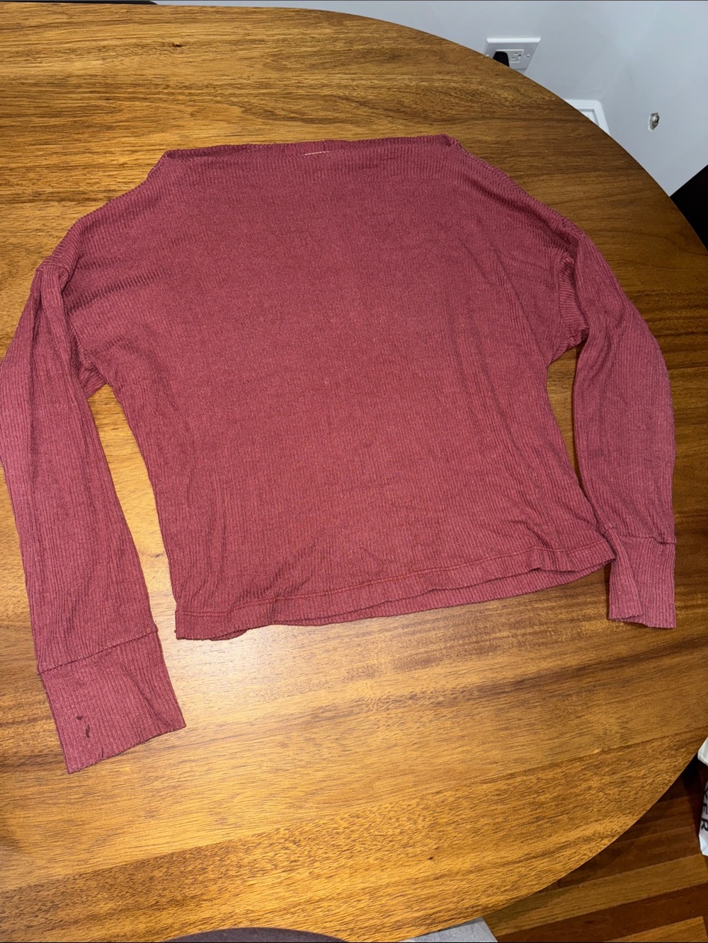 Women’s Long-Sleeve off the shoulder Ribbed Top in Dusty Rose